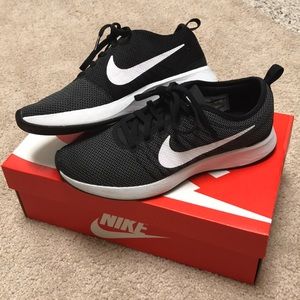 Nike Dualtone Racer Tennis Shoe